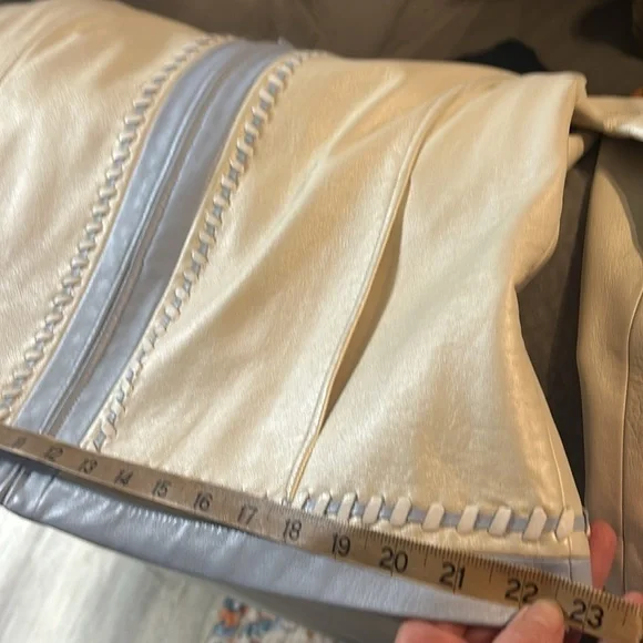 ST JOHN SPORT LEATHER PEARL &LIGHT BLUE JACKET LARGE - Picture 9 of 9